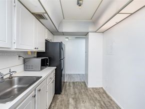 17570 Atlantic Blvd 318, Sunny Isles Beach FL 33160