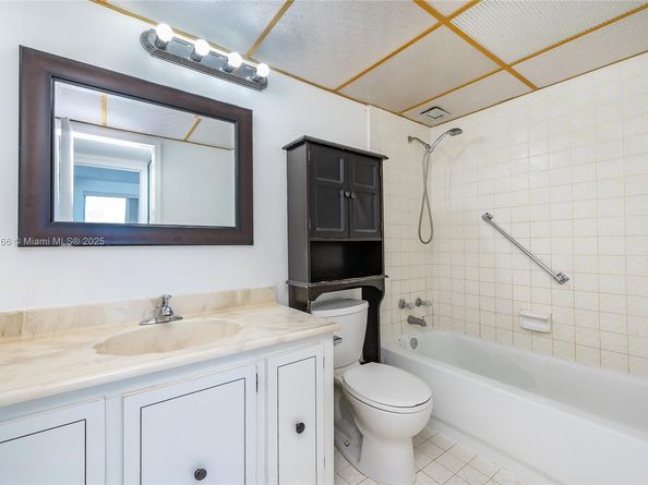 17570 Atlantic Blvd 318, Sunny Isles Beach FL 33160