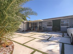 9710 NW 10th St, Pembroke Pines FL 33024