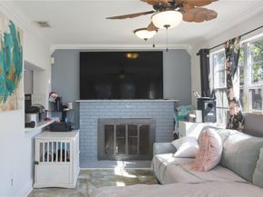 9710 NW 10th St, Pembroke Pines FL 33024