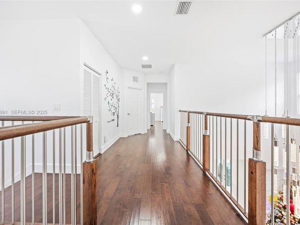 6933 NW 104th Ct, Doral FL 33178