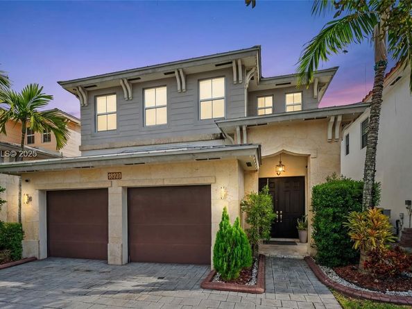 6933 NW 104th Ct, Doral FL 33178