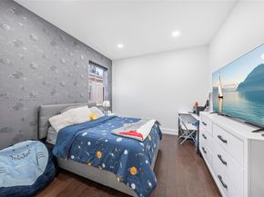 6933 NW 104th Ct, Doral FL 33178