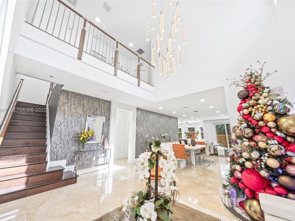 6933 NW 104th Ct, Doral FL 33178