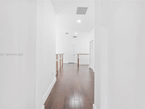 6933 NW 104th Ct, Doral FL 33178