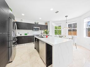 6933 NW 104th Ct, Doral FL 33178