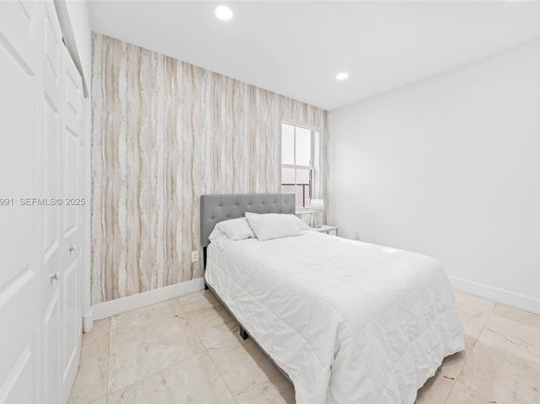 6933 NW 104th Ct, Doral FL 33178