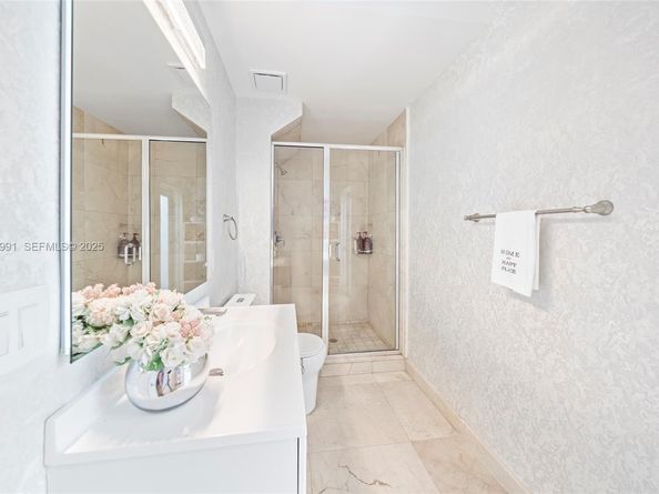 6933 NW 104th Ct, Doral FL 33178