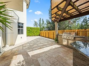 6933 NW 104th Ct, Doral FL 33178