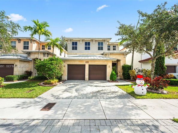 6933 NW 104th Ct, Doral FL 33178