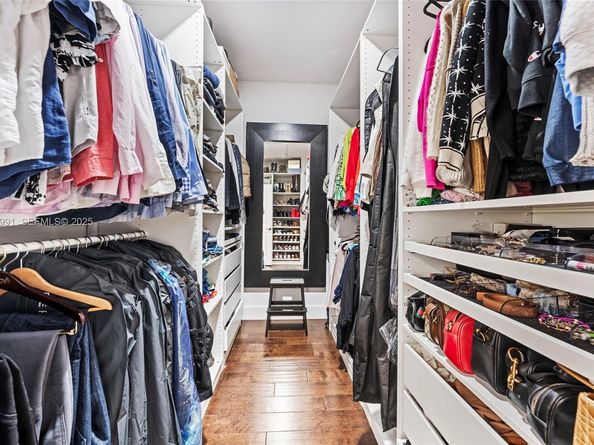 6933 NW 104th Ct, Doral FL 33178