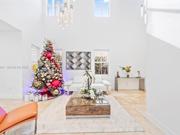 6933 NW 104th Ct, Doral FL 33178