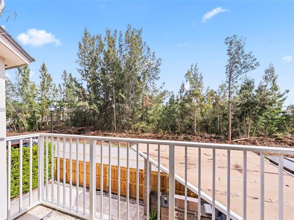 6933 NW 104th Ct, Doral FL 33178