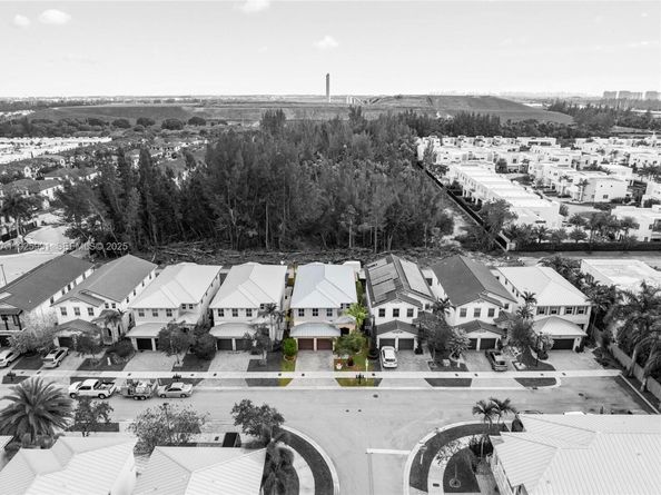 6933 NW 104th Ct, Doral FL 33178