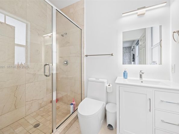 6933 NW 104th Ct, Doral FL 33178