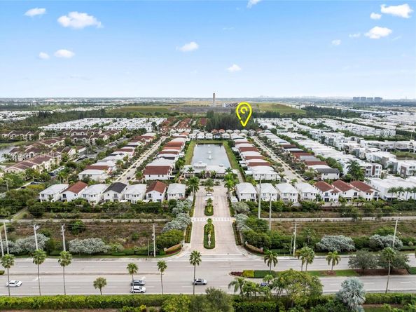 6933 NW 104th Ct, Doral FL 33178