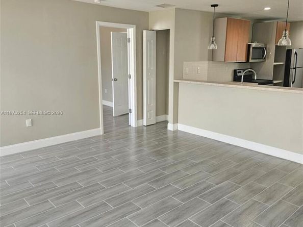 3906 NW 207th St Rd 3906, Miami Gardens FL 33055