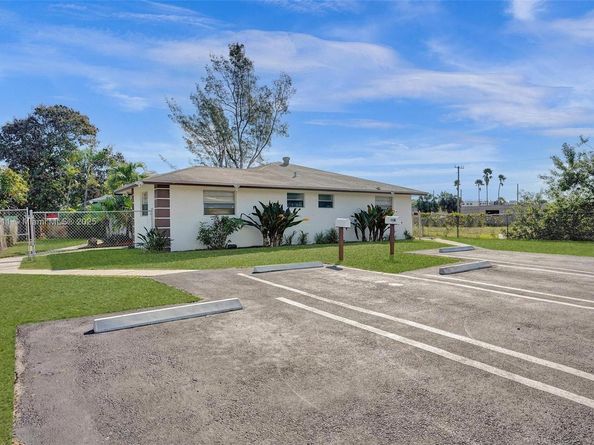 400 NE 2nd St, Boynton Beach FL 33435