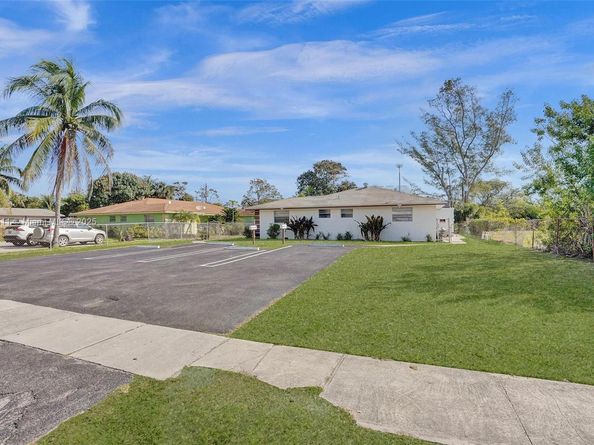 400 NE 2nd St, Boynton Beach FL 33435