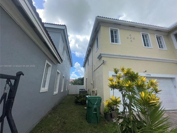 13986 SW 276th Way, Homestead FL 33032