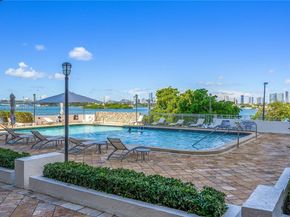 11 Island av 2010, Miami Beach FL 33139