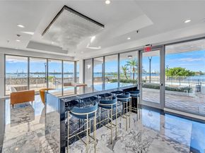 11 Island av 2010, Miami Beach FL 33139