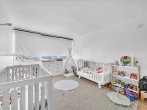 11 Island av 2010, Miami Beach FL 33139