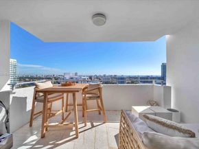 11 Island av 2010, Miami Beach FL 33139
