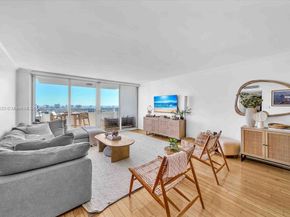11 Island av 2010, Miami Beach FL 33139