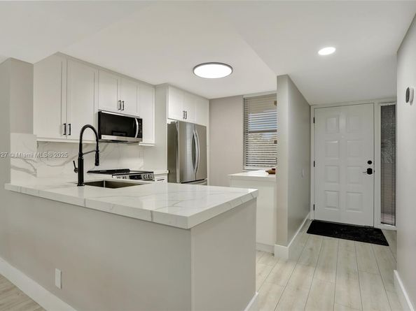 2660 N Carambola Cir N 305, Coconut Creek FL 33066