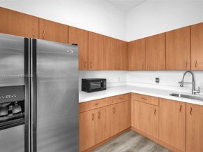 816 NW 11th St 801, Miami FL 33136