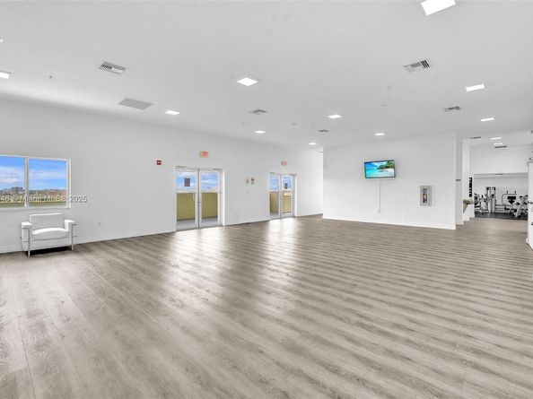 816 NW 11th St 801, Miami FL 33136