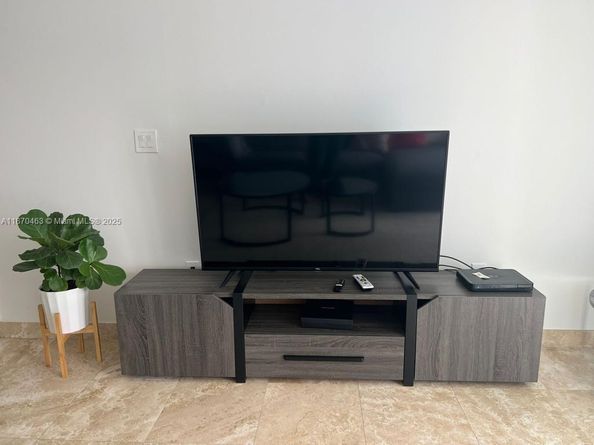 1155 Brickell Bay Dr 805, Miami FL 33131