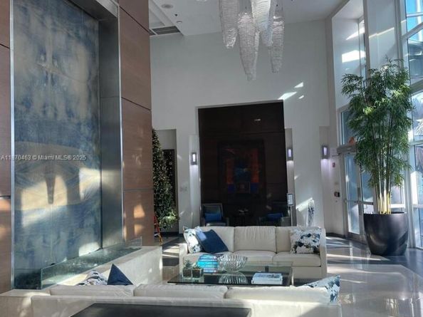 1155 Brickell Bay Dr 805, Miami FL 33131