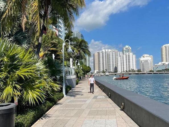 1155 Brickell Bay Dr 805, Miami FL 33131