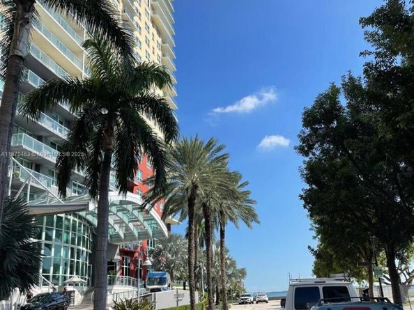 1155 Brickell Bay Dr 805, Miami FL 33131
