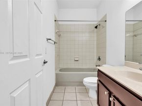 21205 NW 14 Pl 819, Miami Gardens FL 33169