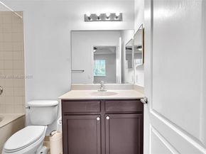 21205 NW 14 Pl 819, Miami Gardens FL 33169