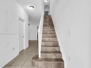 21205 NW 14 Pl 819, Miami Gardens FL 33169