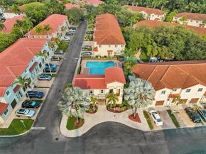 21205 NW 14 Pl 819, Miami Gardens FL 33169