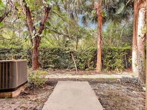 21205 NW 14 Pl 819, Miami Gardens FL 33169