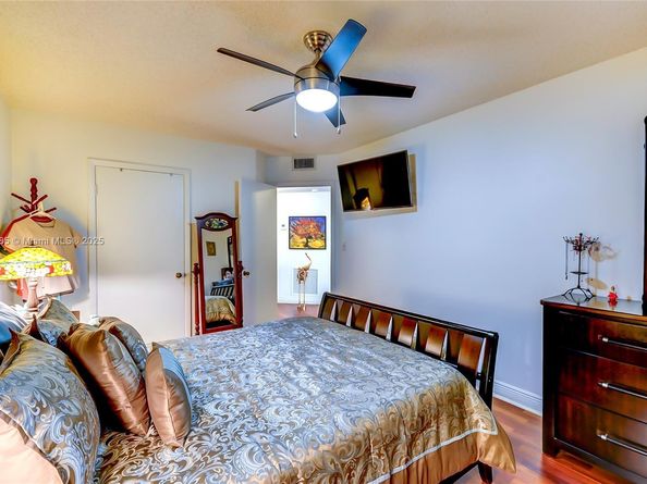 8290 Lake Dr 443, Doral FL 33166
