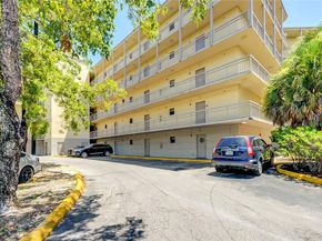 8290 Lake Dr 443, Doral FL 33166