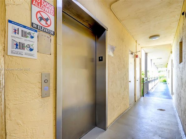 8290 Lake Dr 443, Doral FL 33166