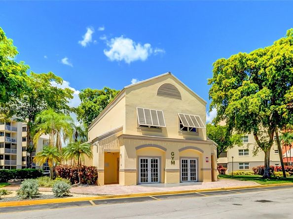 8290 Lake Dr 443, Doral FL 33166