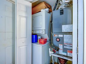 8290 Lake Dr 443, Doral FL 33166