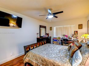 8290 Lake Dr 443, Doral FL 33166