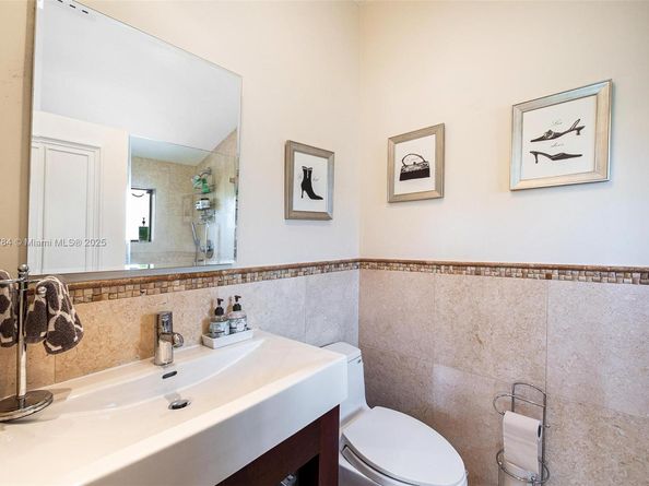2000 S Bayshore Dr 69, Miami FL 33133