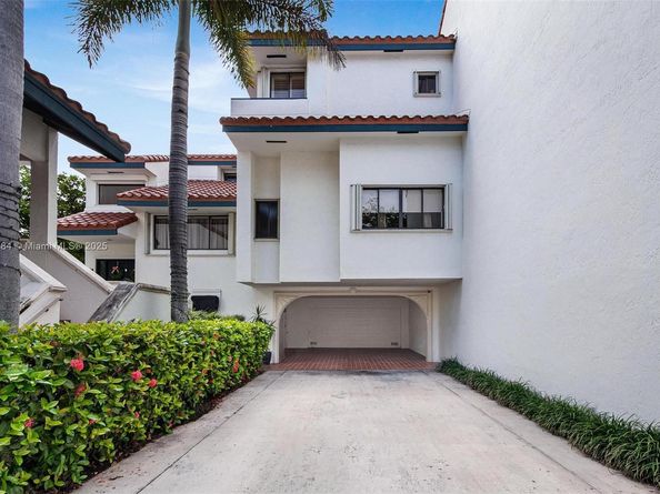 2000 S Bayshore Dr 69, Miami FL 33133