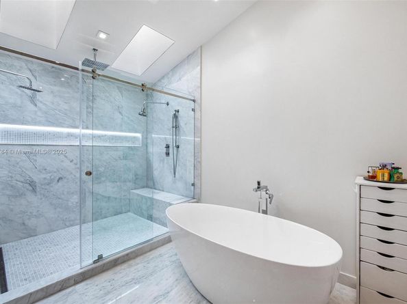 2000 S Bayshore Dr 69, Miami FL 33133